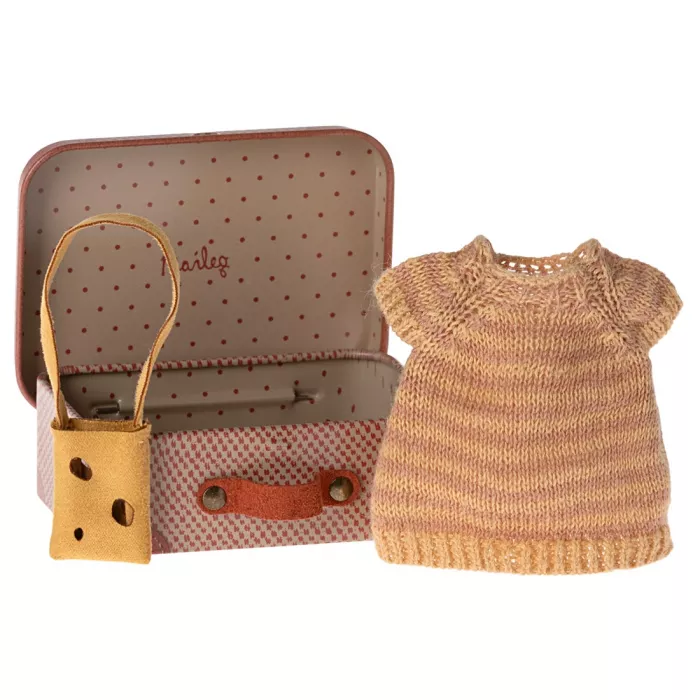 Accesorii - BIG SISTER - knited dress and bag in suitcase - Maileg